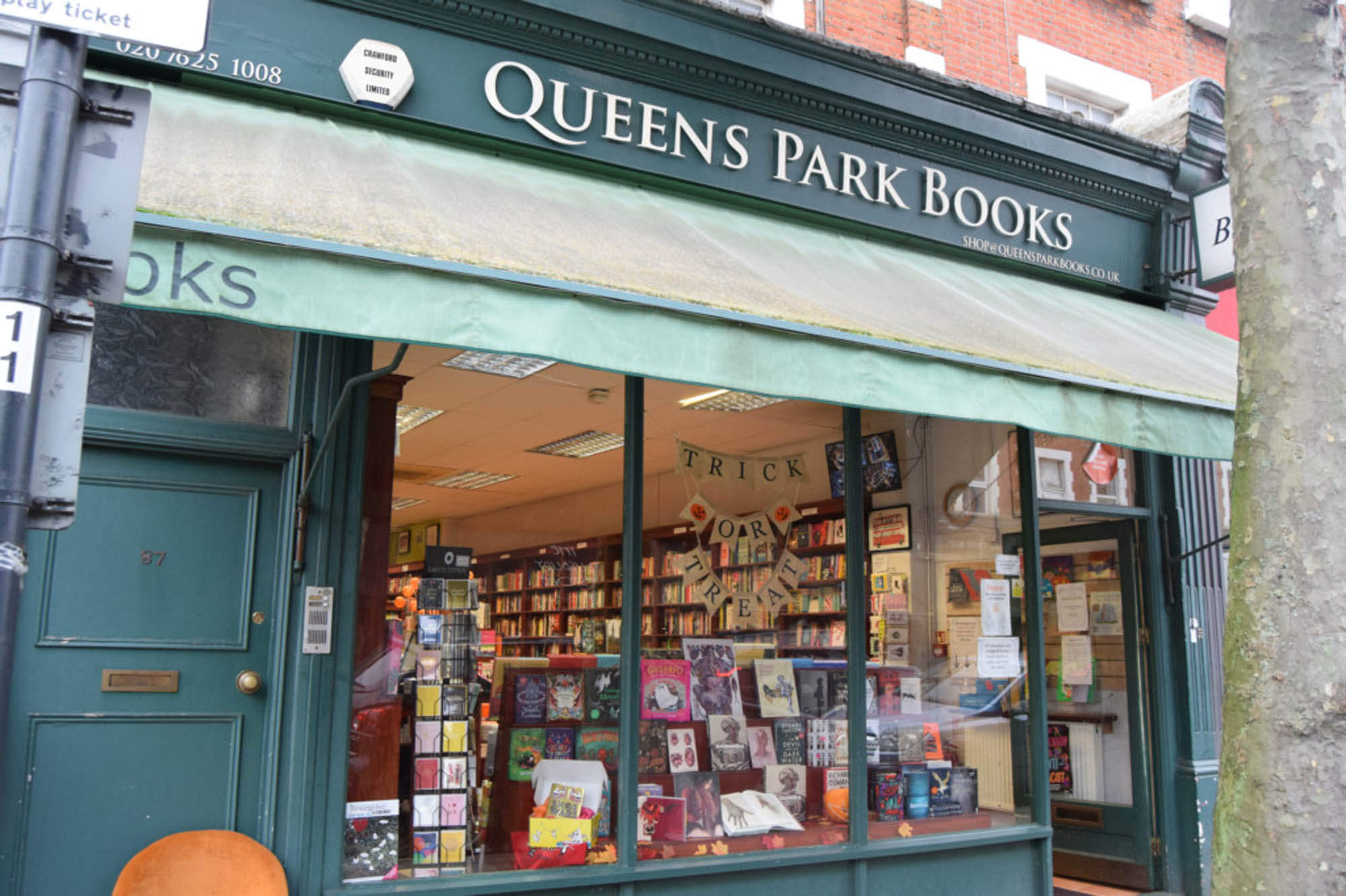 Queen's Park books, book shop near The Loft, outside shot