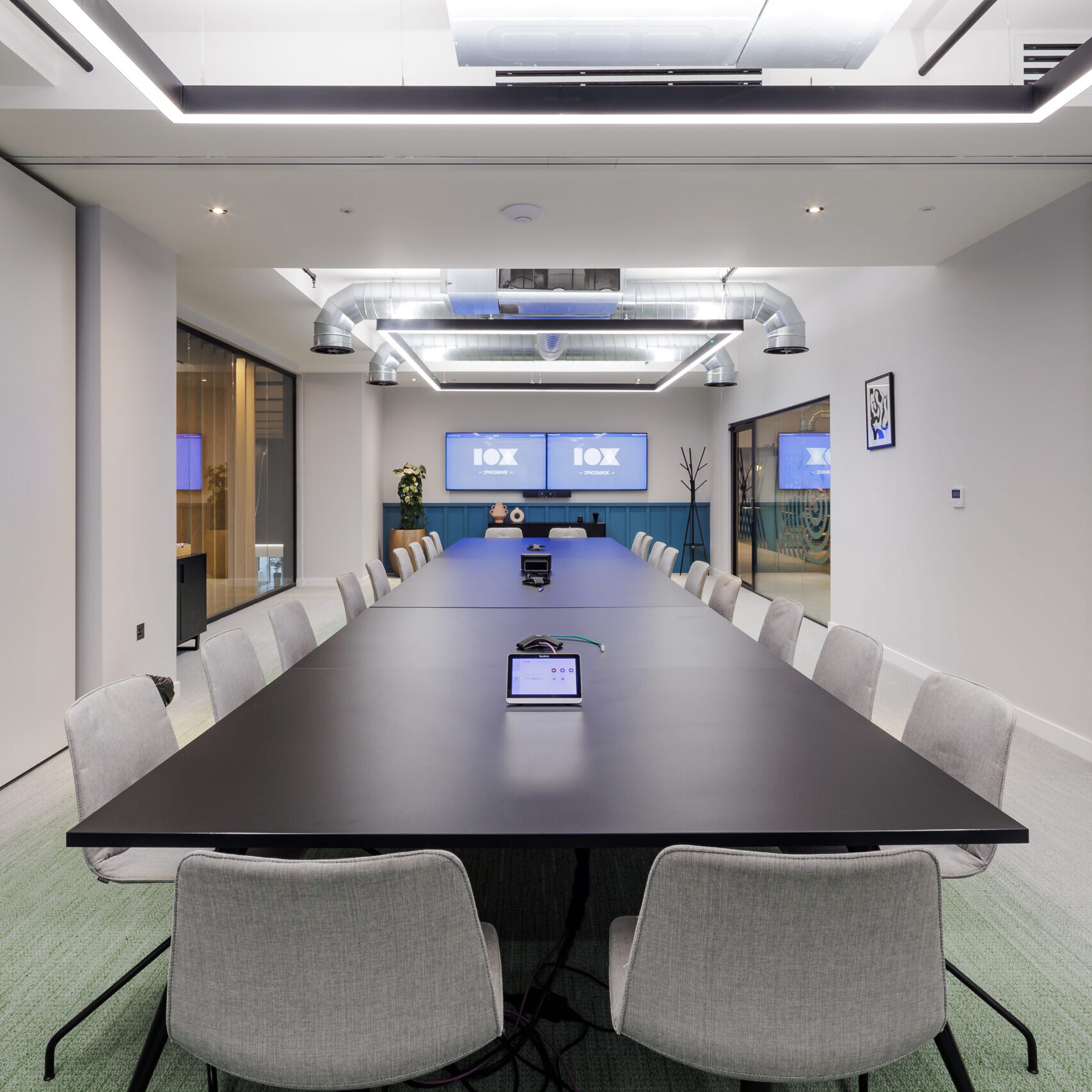meeting-room-22-person-connecting-birmingham-10x-spacemade