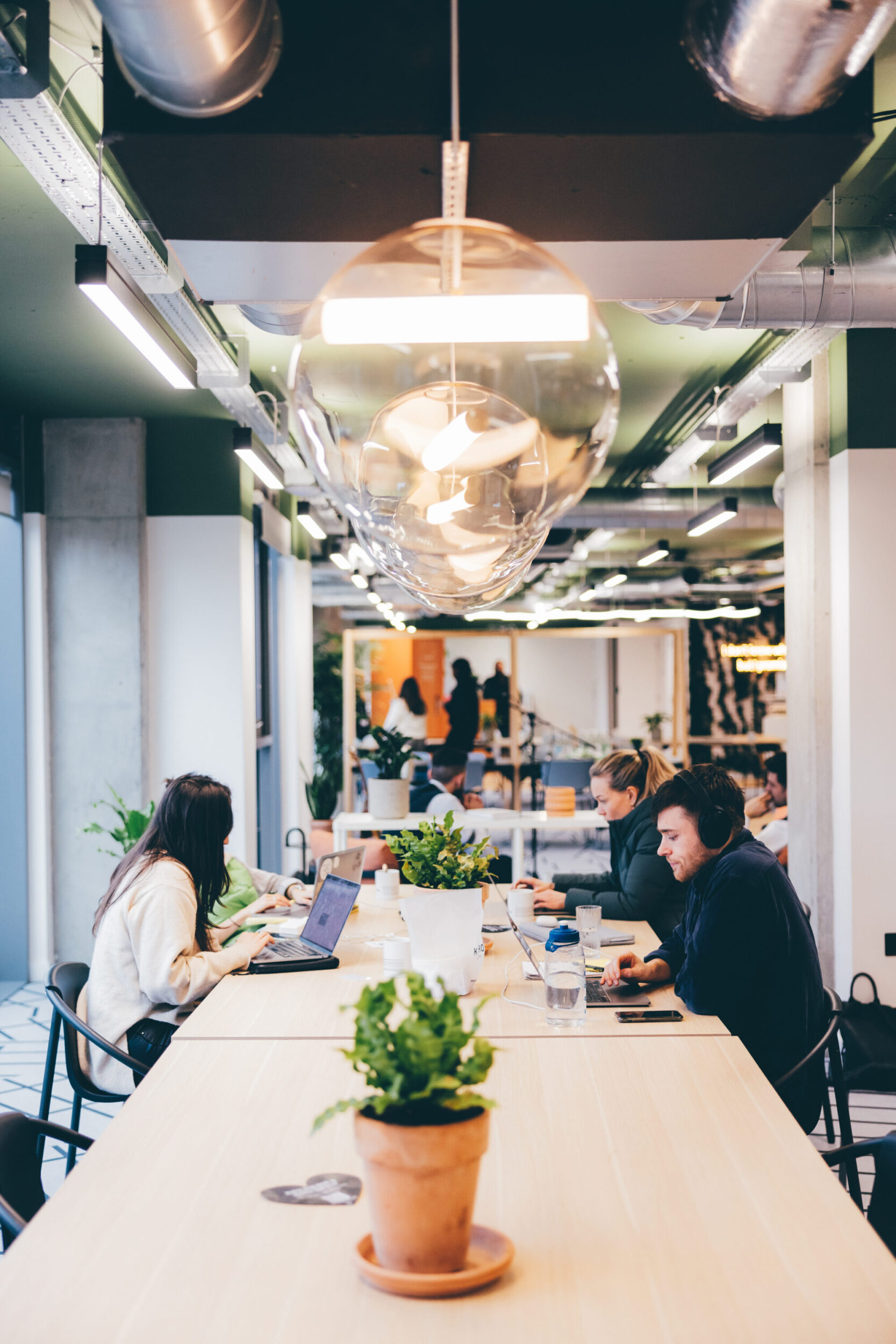 Spacemade offers flexible office space in vibrant coworking spaces across the UK.