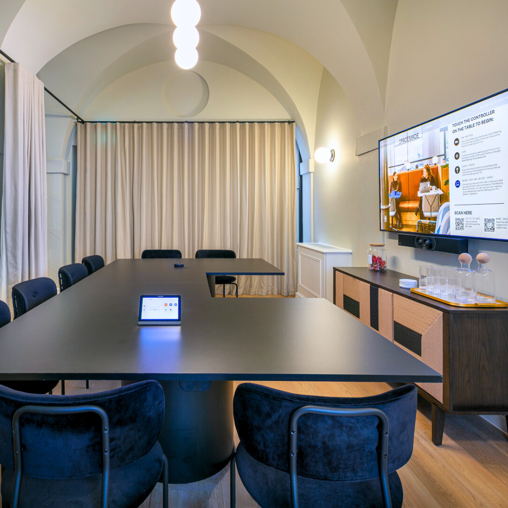 Hale House by Spacemade – Venter meeting room