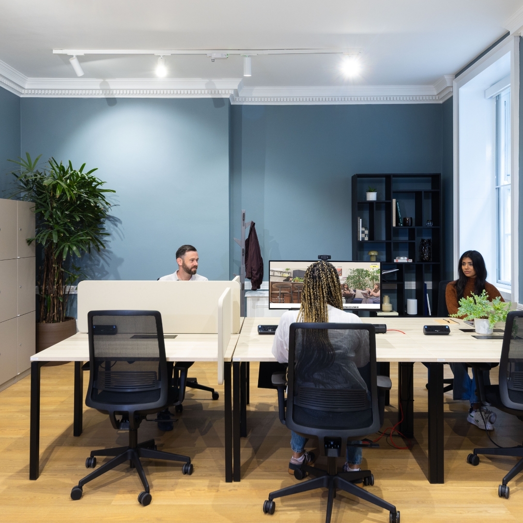 Dedi desk
